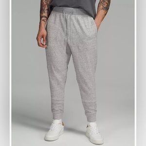 Lululemon Men’s Gray At Ease Jogger Size M
